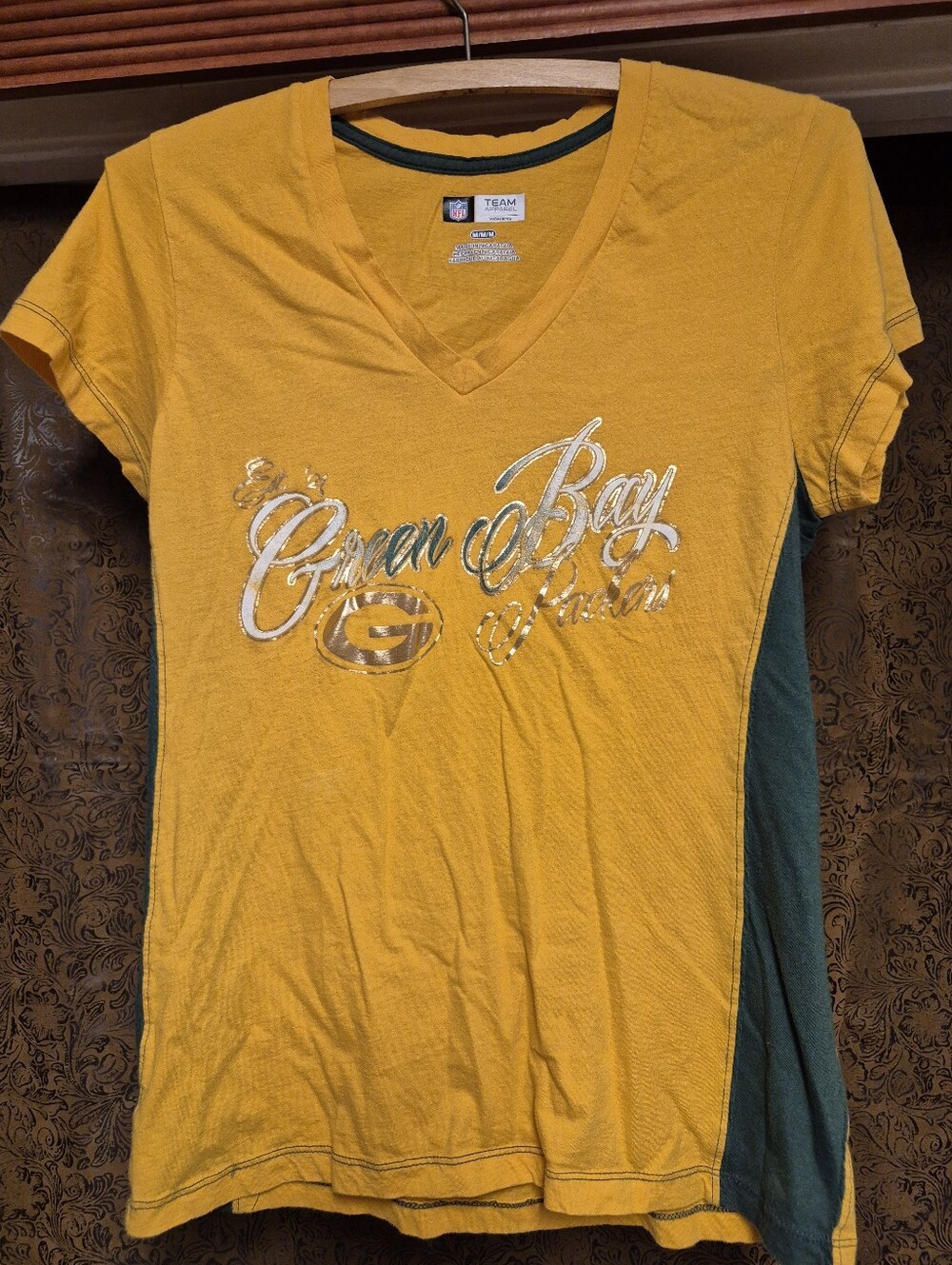 Green Bay Packers Women's Gold V-Neck Tee